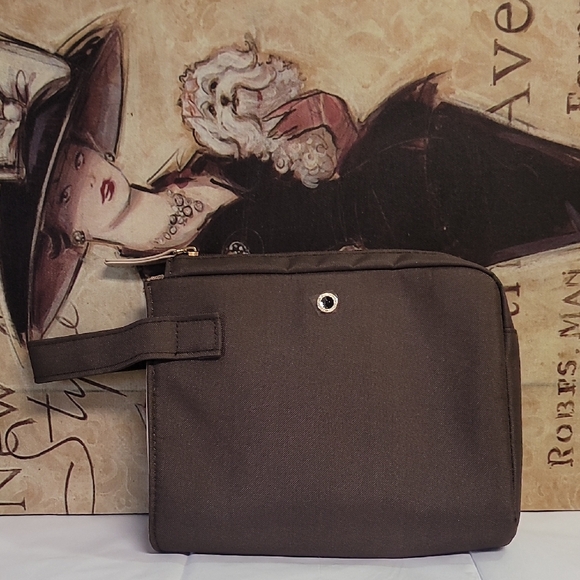 BVLGARI Emirates Cosmetic Pouch - Picture 1 of 8